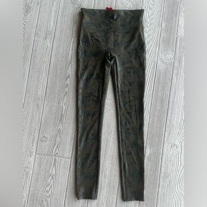 Spanx Green Black Camo Leggings Size Small High Rise Shaping Compression